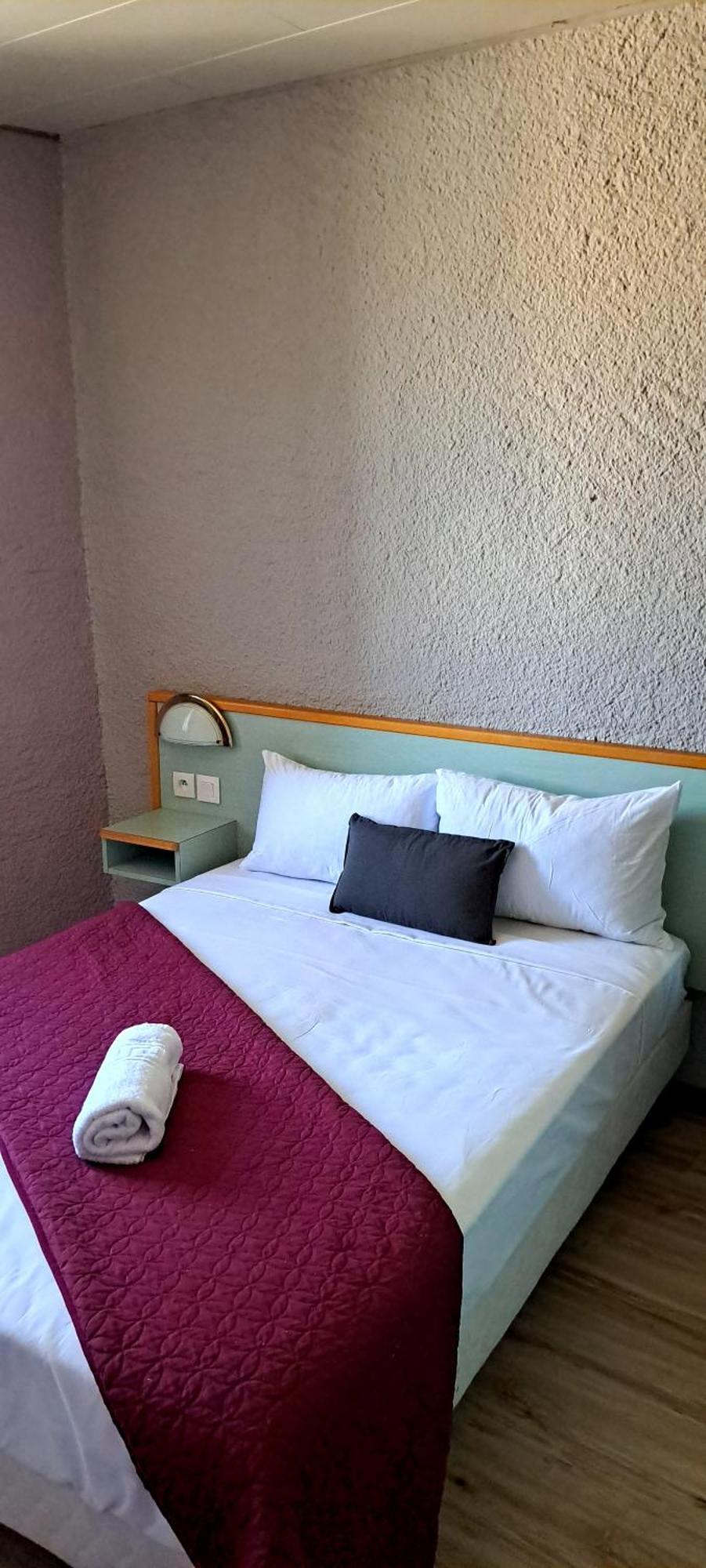 Hotel Restaurant Les Alizes Loriol Le Pouzin Zewnętrze zdjęcie